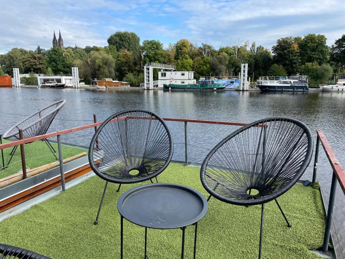 Houseboat Ginger Prague Otel Dış mekan fotoğraf